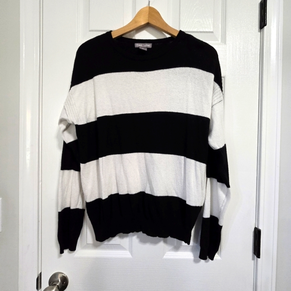 Fred and Sibel Women's Black White Striped Soft Sweater Size Medium